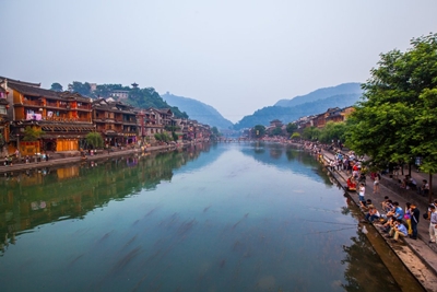 Река, город Фэнхуан